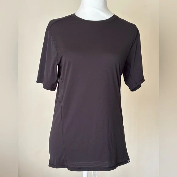 Patagonia Women's Black Short Sleeve Tee Size Small - Picture 1 of 10
